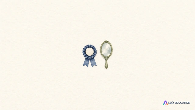 Une petite rosette entière sans inscription et un miroir entier évoquent le goût des honneurs.